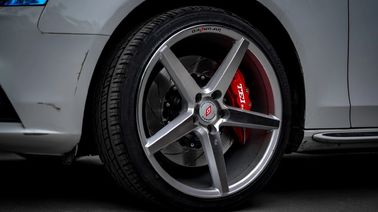 Αγορά TEI Racing Bbk 6Piston Caliper Μεγάλο κιτ φρένων για Audi A4L A6L με δαχτυλίδι περιστροφίου 355 * 32mm ηλεκτρονική κατασκευή